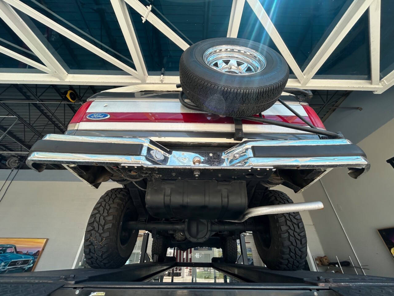 Ford-Bronco-1989-SUV-36