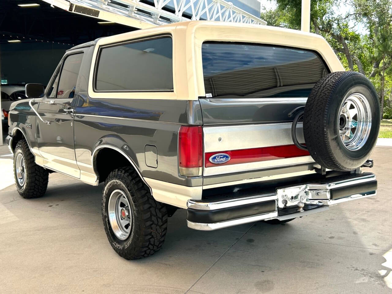 Ford-Bronco-1989-SUV-6