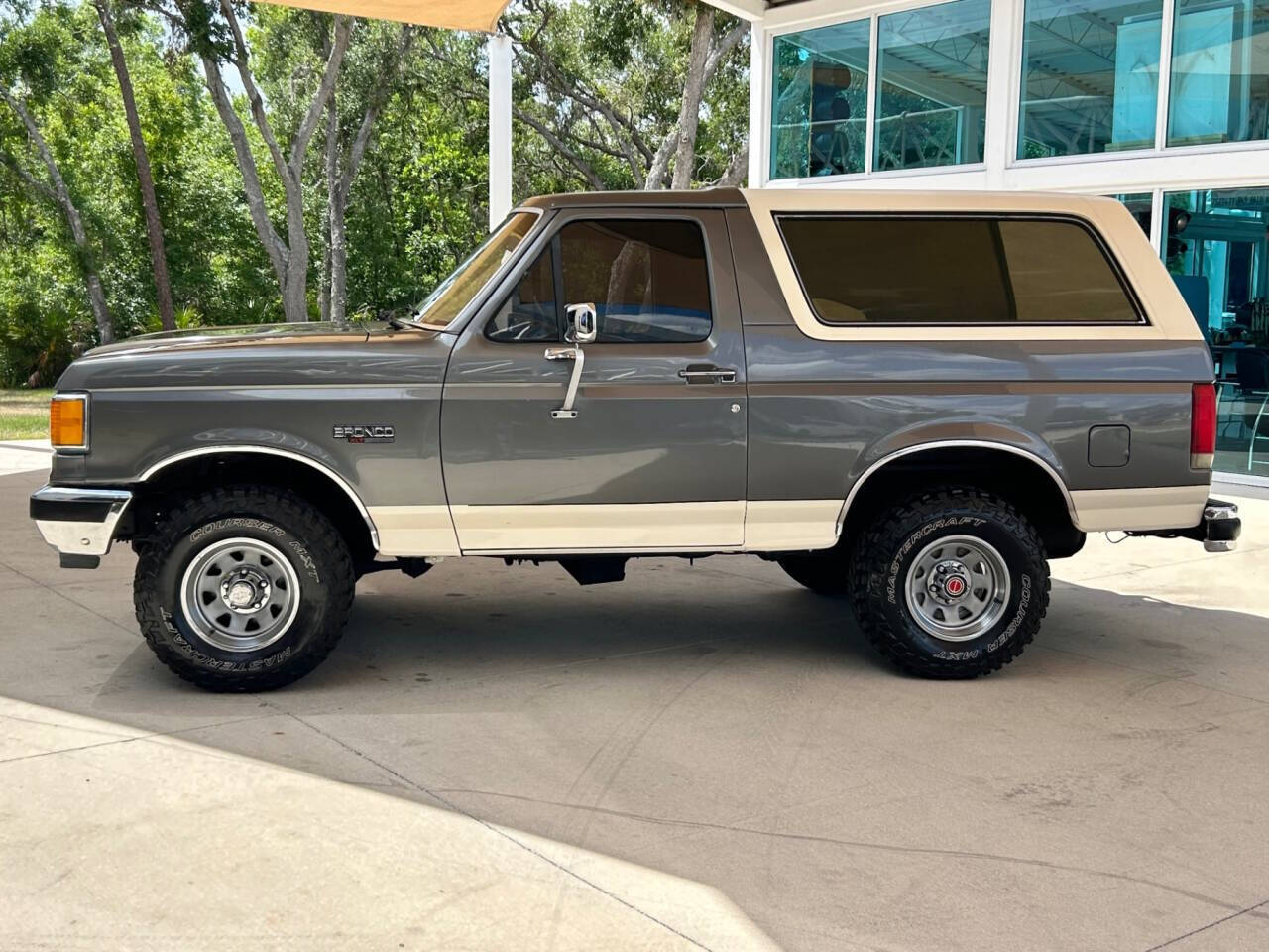 Ford-Bronco-1989-SUV-7