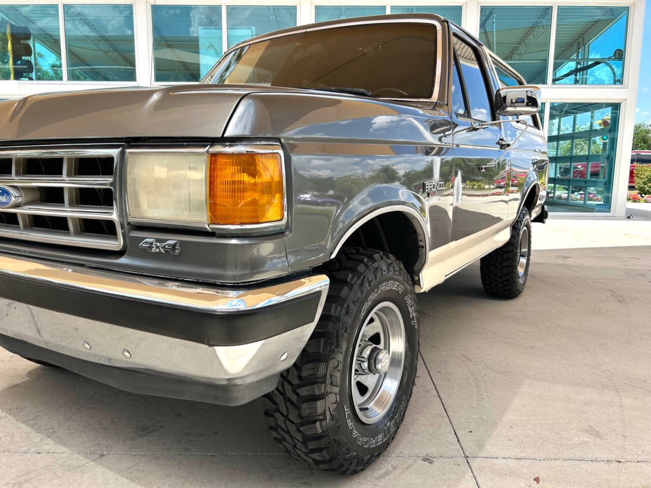Ford-Bronco-1989-SUV-9