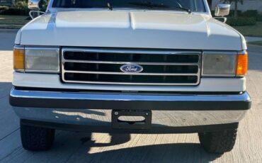 Ford-Bronco-1990-white-1