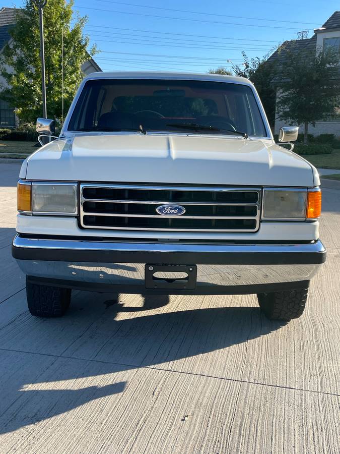 Ford-Bronco-1990-white-1