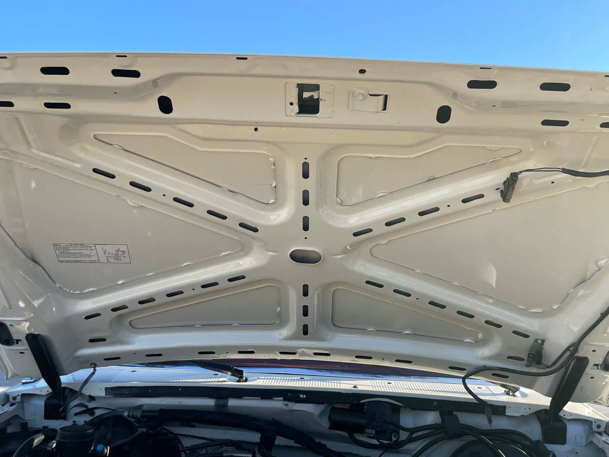 Ford-Bronco-1990-white-12