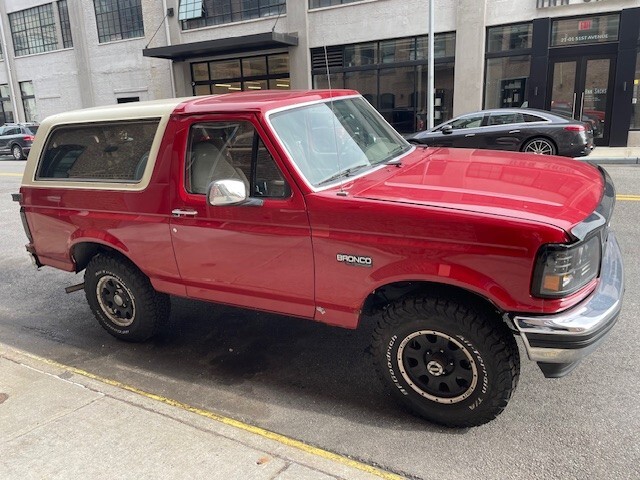 Ford-Bronco-1993-SUV-2