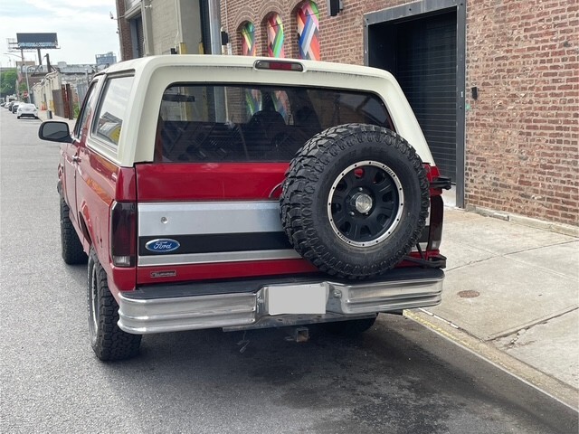 Ford-Bronco-1993-SUV-3