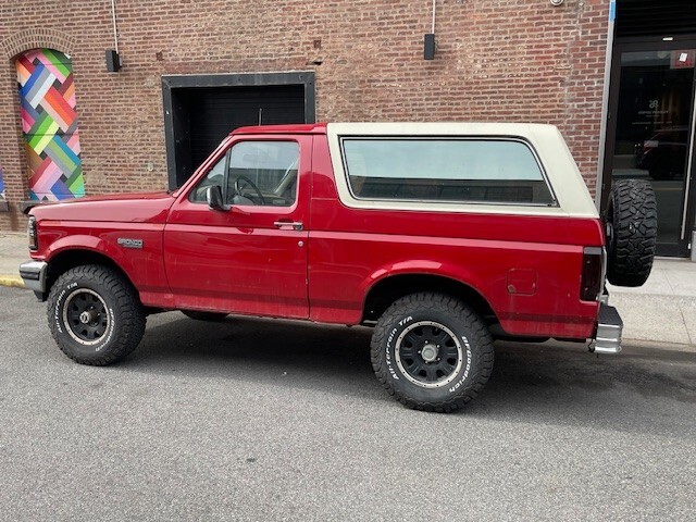 Ford-Bronco-1993-SUV-4