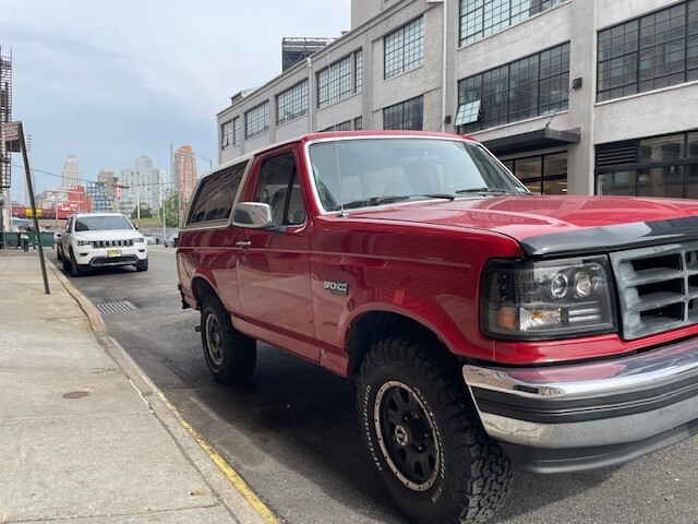 Ford-Bronco-1993-SUV