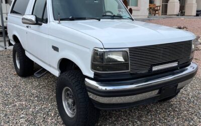 Ford Bronco  1993 white
