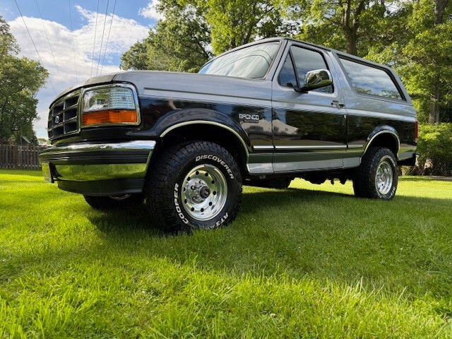 Ford-Bronco-1994-SUV-1