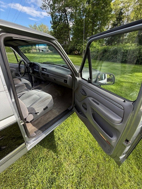 Ford-Bronco-1994-SUV-24