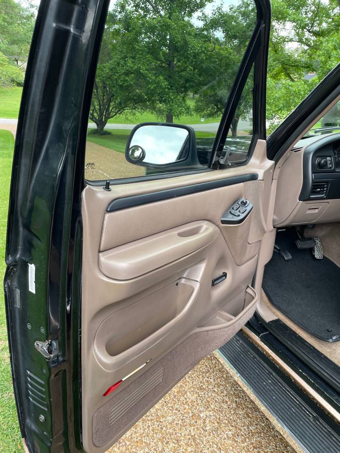 Ford-Bronco-1994-black-11