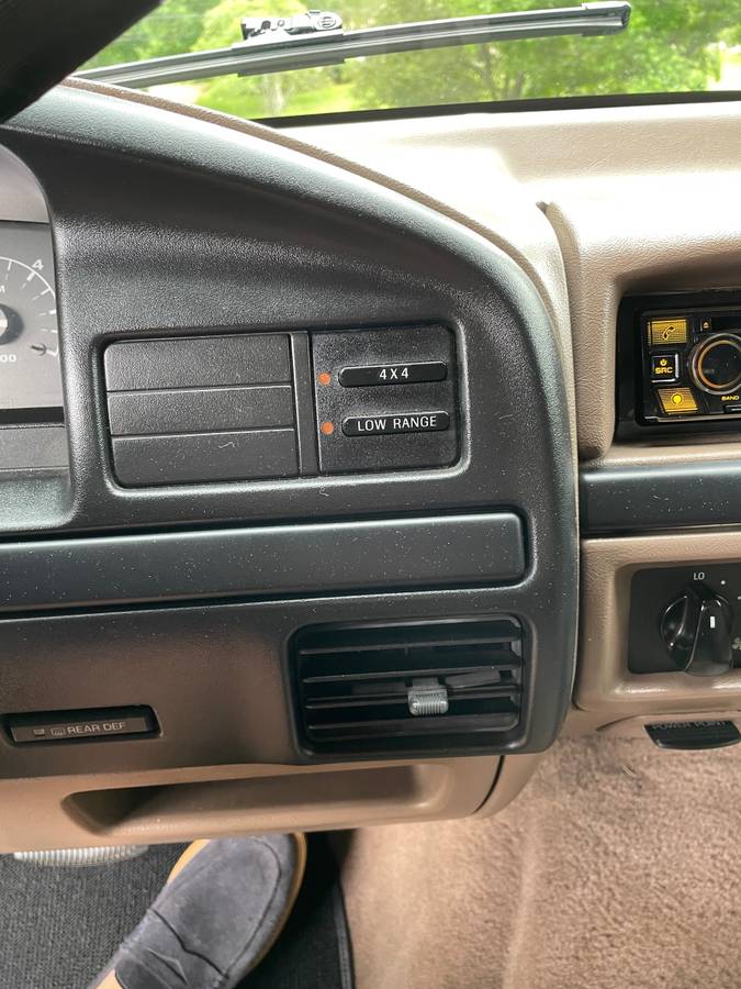 Ford Bronco  1994 black