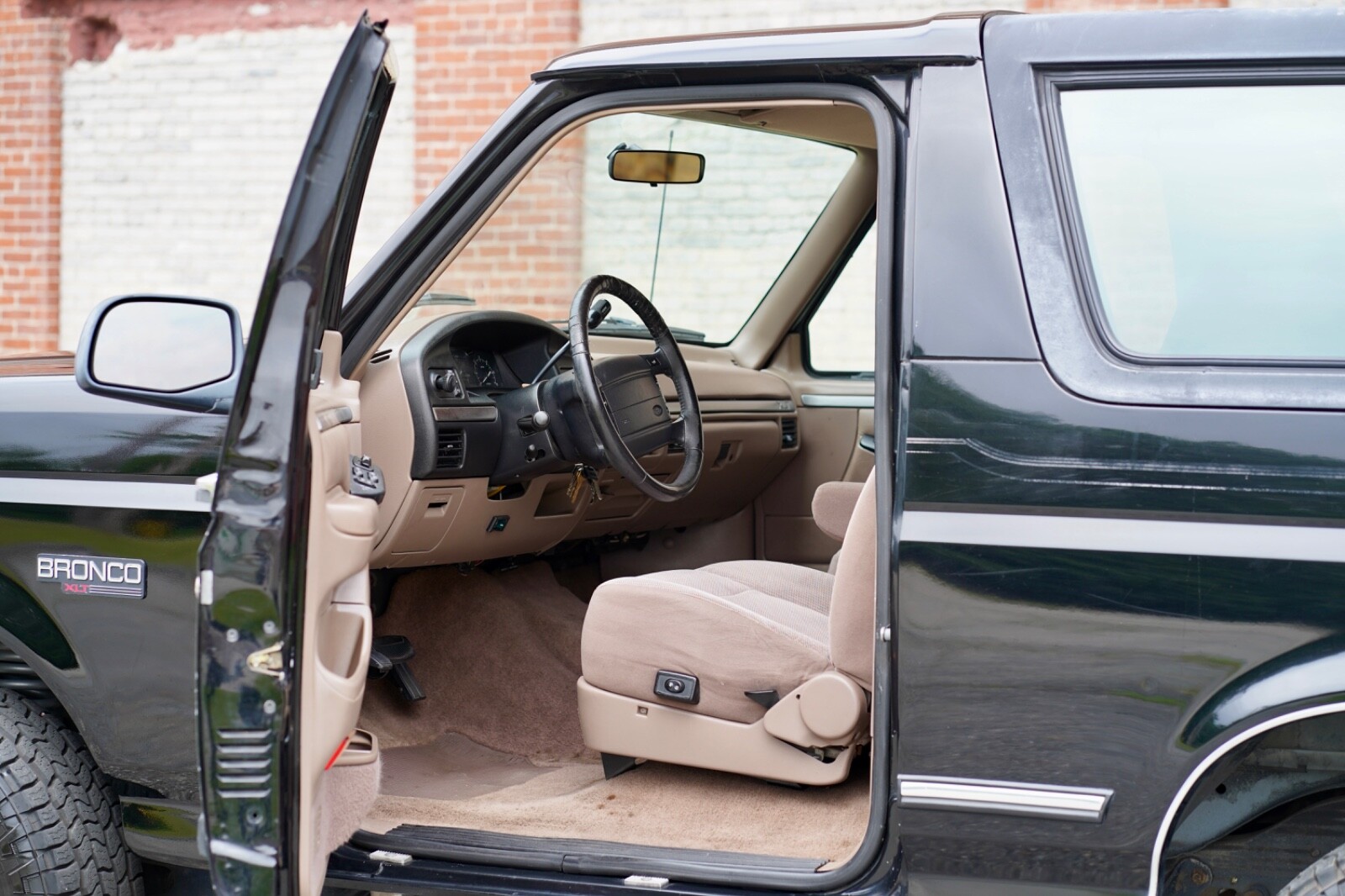 Ford-Bronco-1995-16