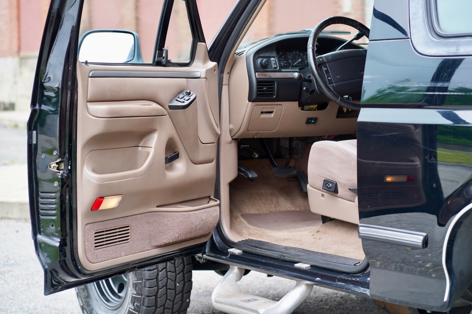 Ford-Bronco-1995-17