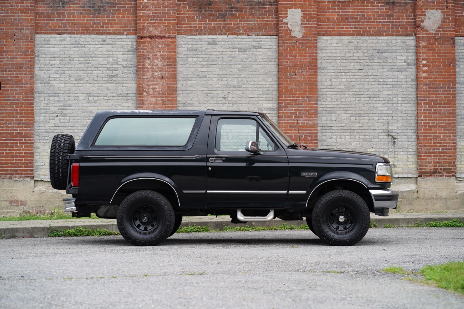 Ford-Bronco-1995-4