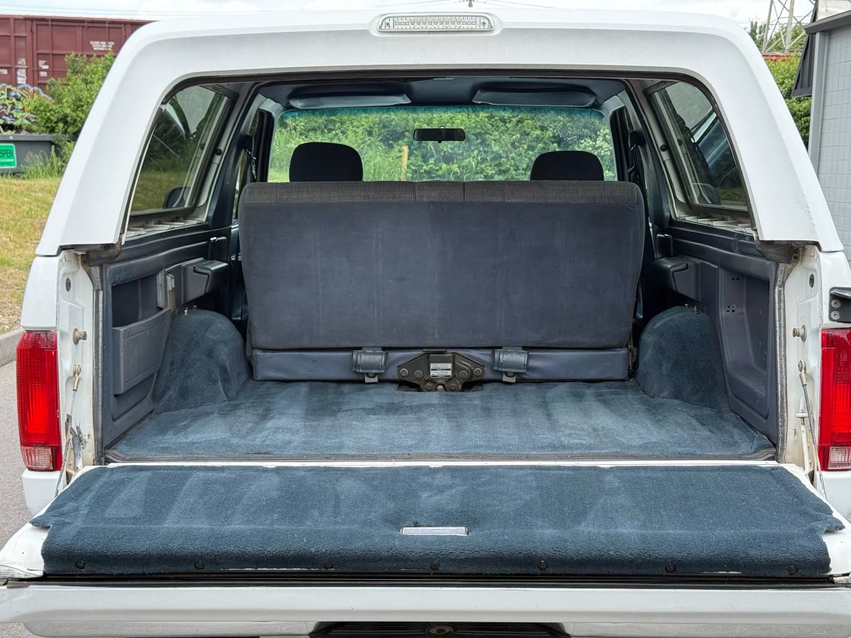 Ford-Bronco-1995-white-13