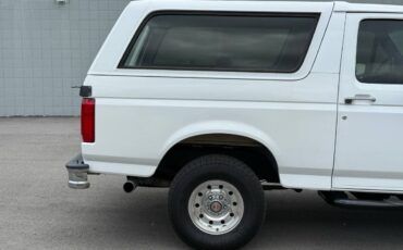 Ford-Bronco-1995-white-4