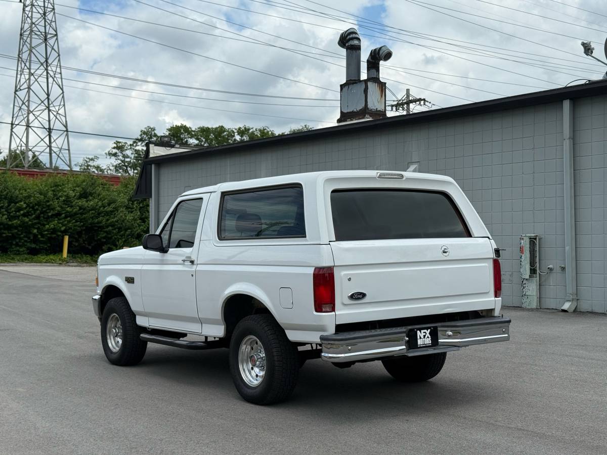 Ford-Bronco-1995-white-7