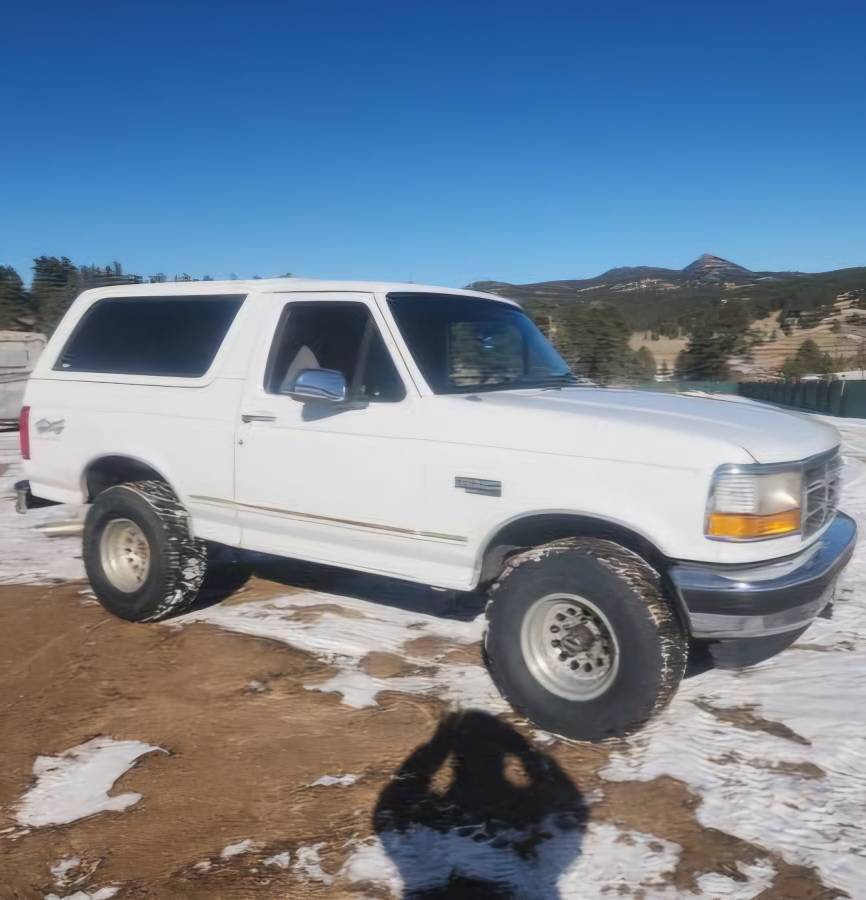 Ford-Bronco-4x4-1995-white-2