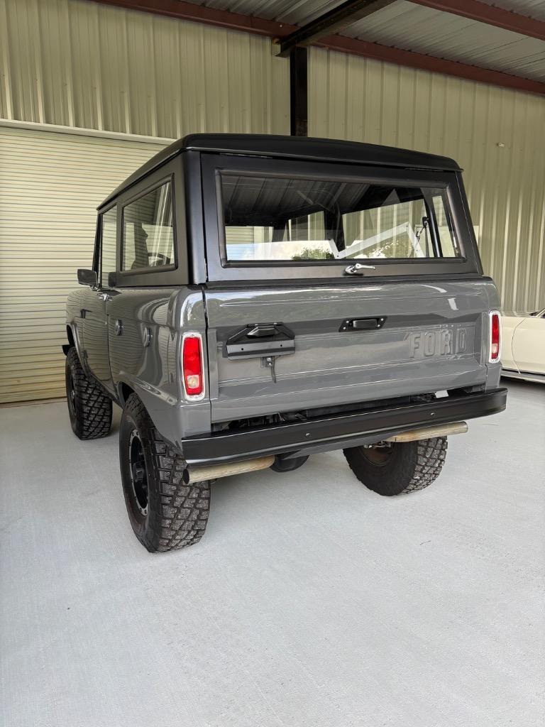 Ford-Bronco-Resto-Mod-331-stroker-vintage-ac-nut-and-b-1971-1