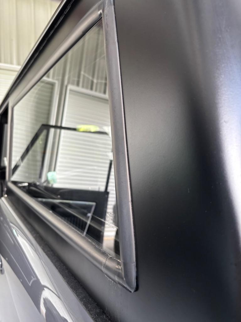 Ford-Bronco-Resto-Mod-331-stroker-vintage-ac-nut-and-b-1971-10
