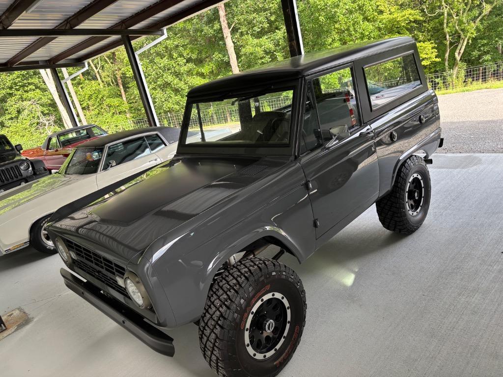 Ford-Bronco-Resto-Mod-331-stroker-vintage-ac-nut-and-b-1971-2