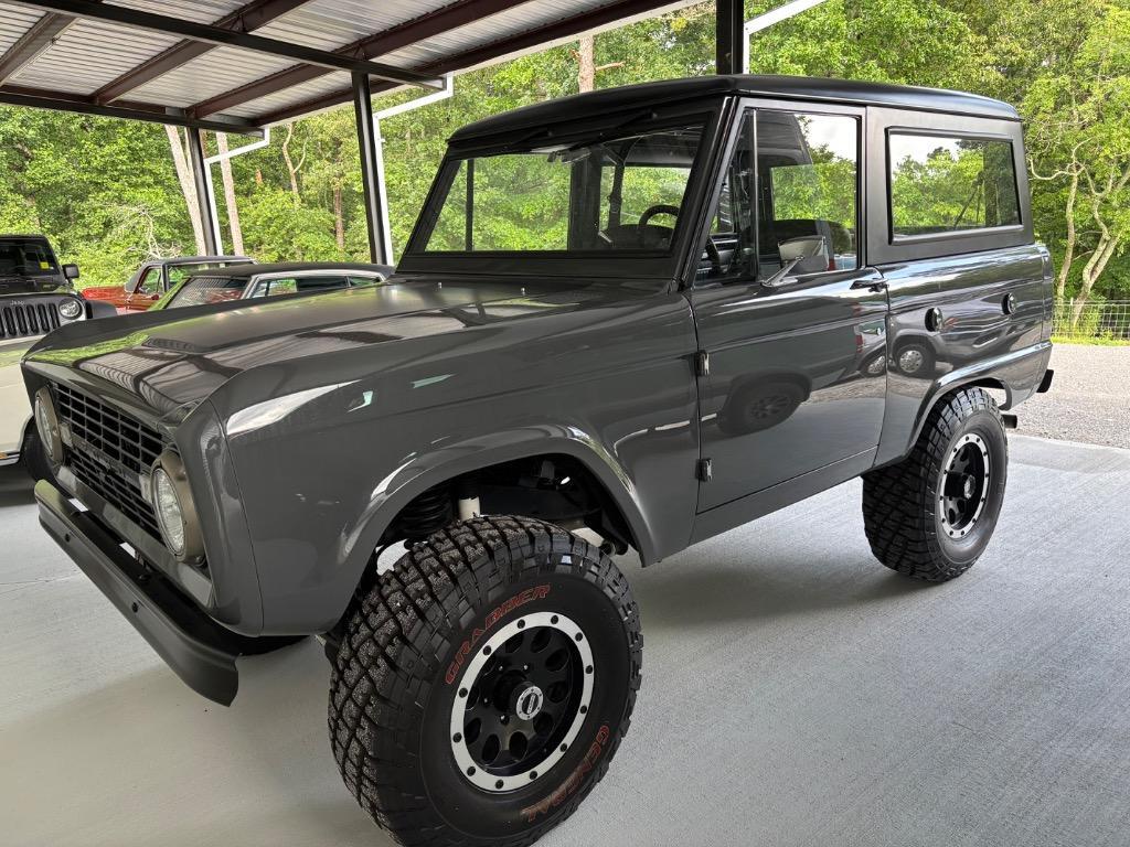Ford-Bronco-Resto-Mod-331-stroker-vintage-ac-nut-and-b-1971-24