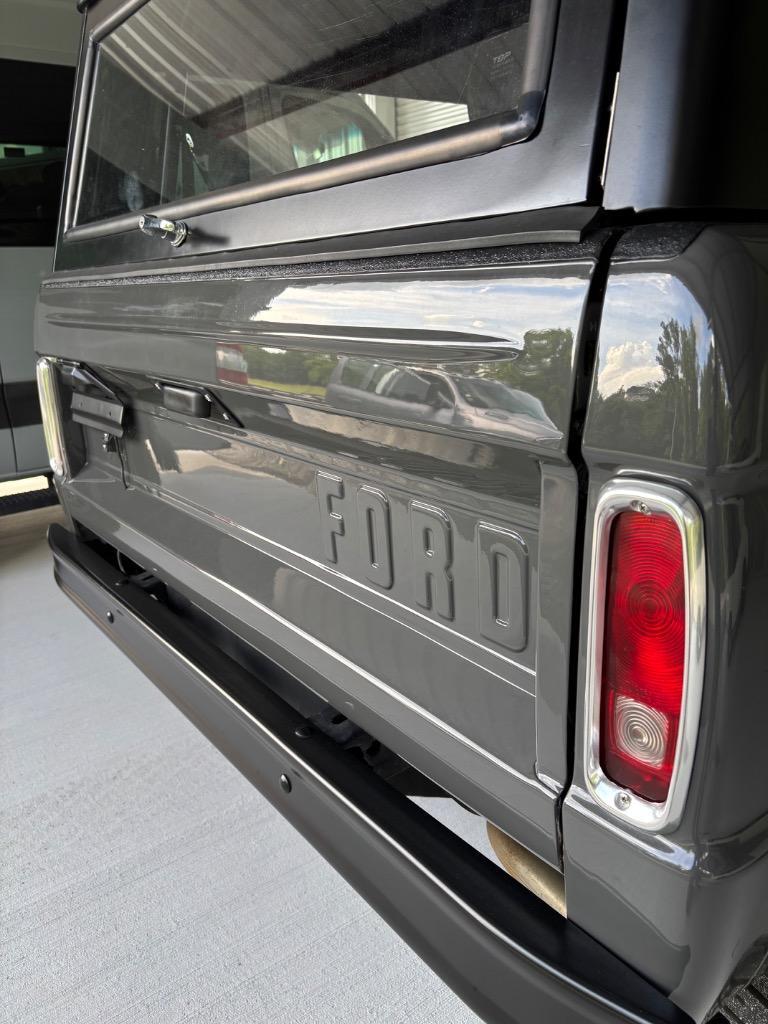 Ford-Bronco-Resto-Mod-331-stroker-vintage-ac-nut-and-b-1971-27