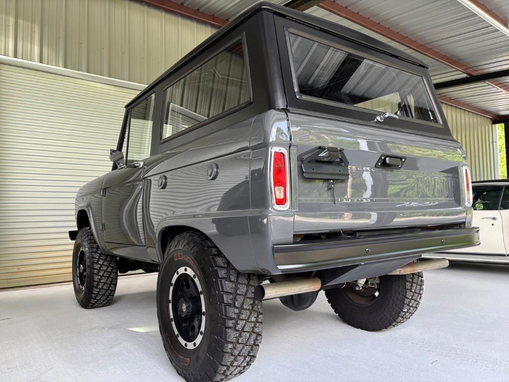 Ford-Bronco-Resto-Mod-331-stroker-vintage-ac-nut-and-b-1971-4