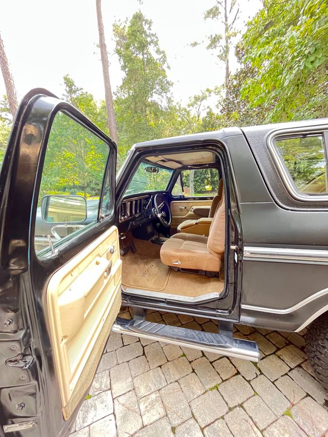 Ford-Bronco-eddie-bauer-1978-black-3