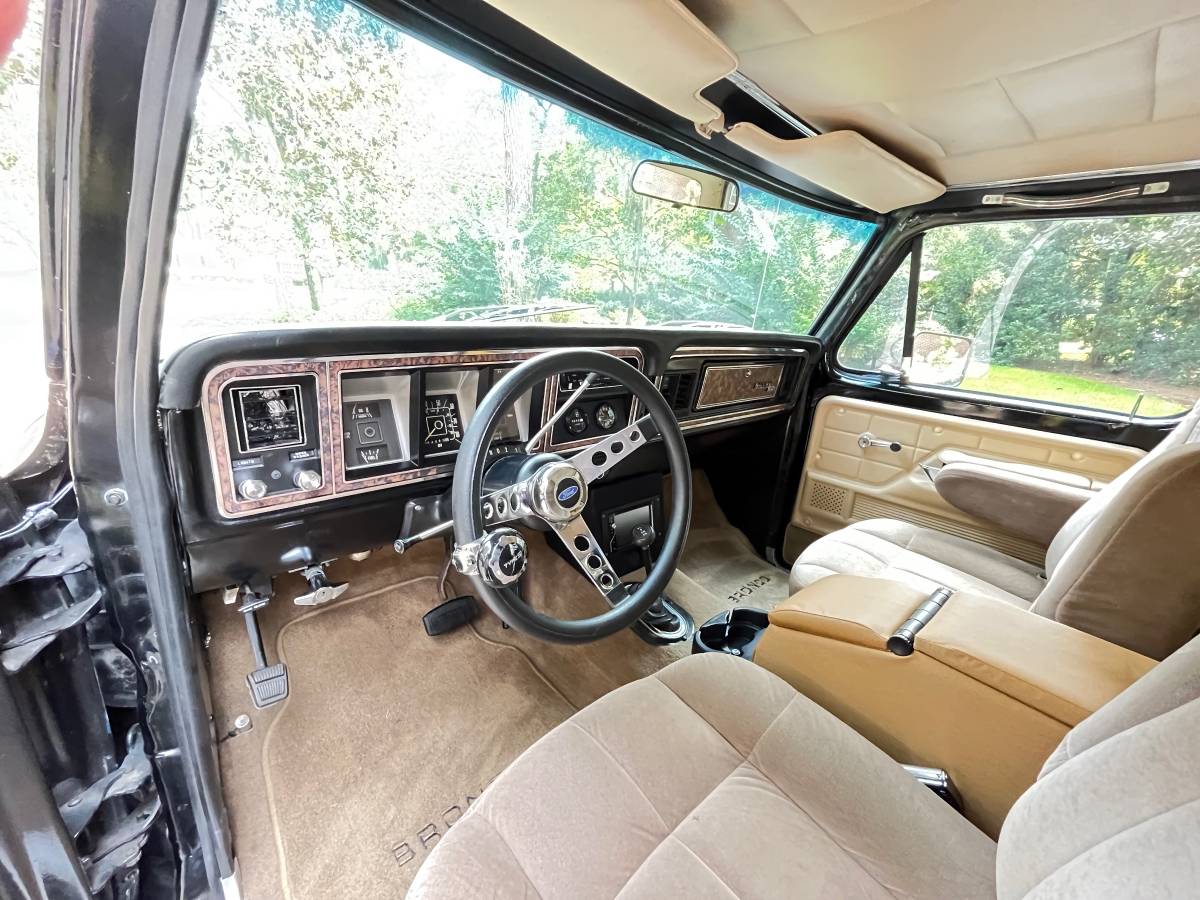 Ford-Bronco-eddie-bauer-1978-black-4