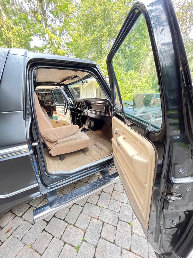 Ford-Bronco-eddie-bauer-1978-black-5