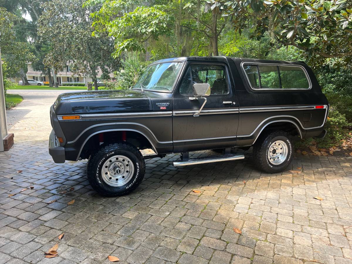Ford Bronco eddie bauer  1978 black