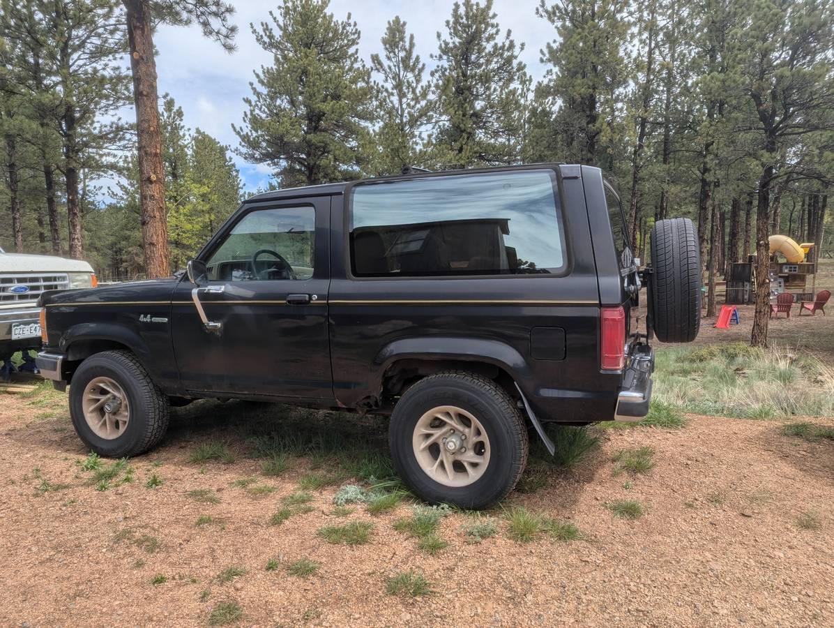Ford-Bronco-eddie-bauer-1989-black-1