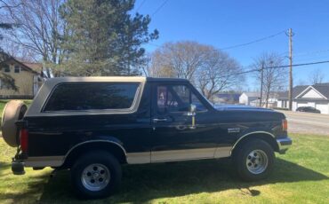 Ford-Bronco-eddie-bauer-4x4-1990-black-1