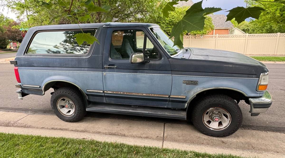 Ford-Bronco-xlt-1992-blue-13