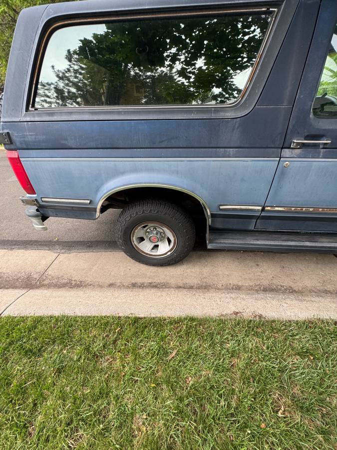 Ford-Bronco-xlt-1992-blue-14