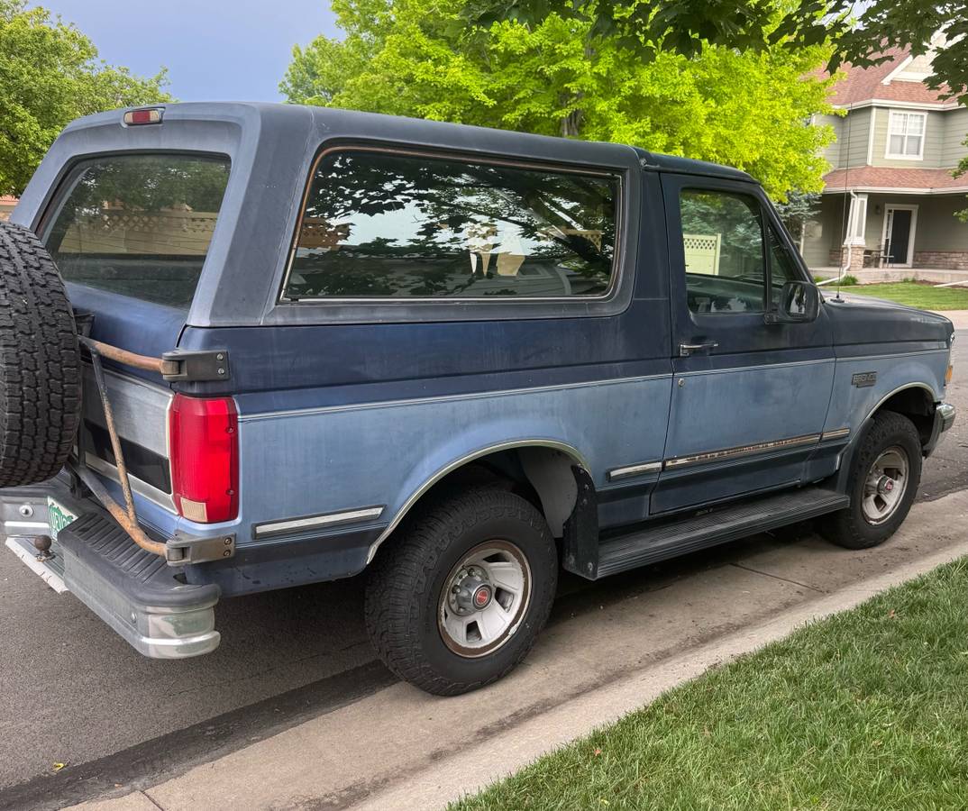 Ford-Bronco-xlt-1992-blue