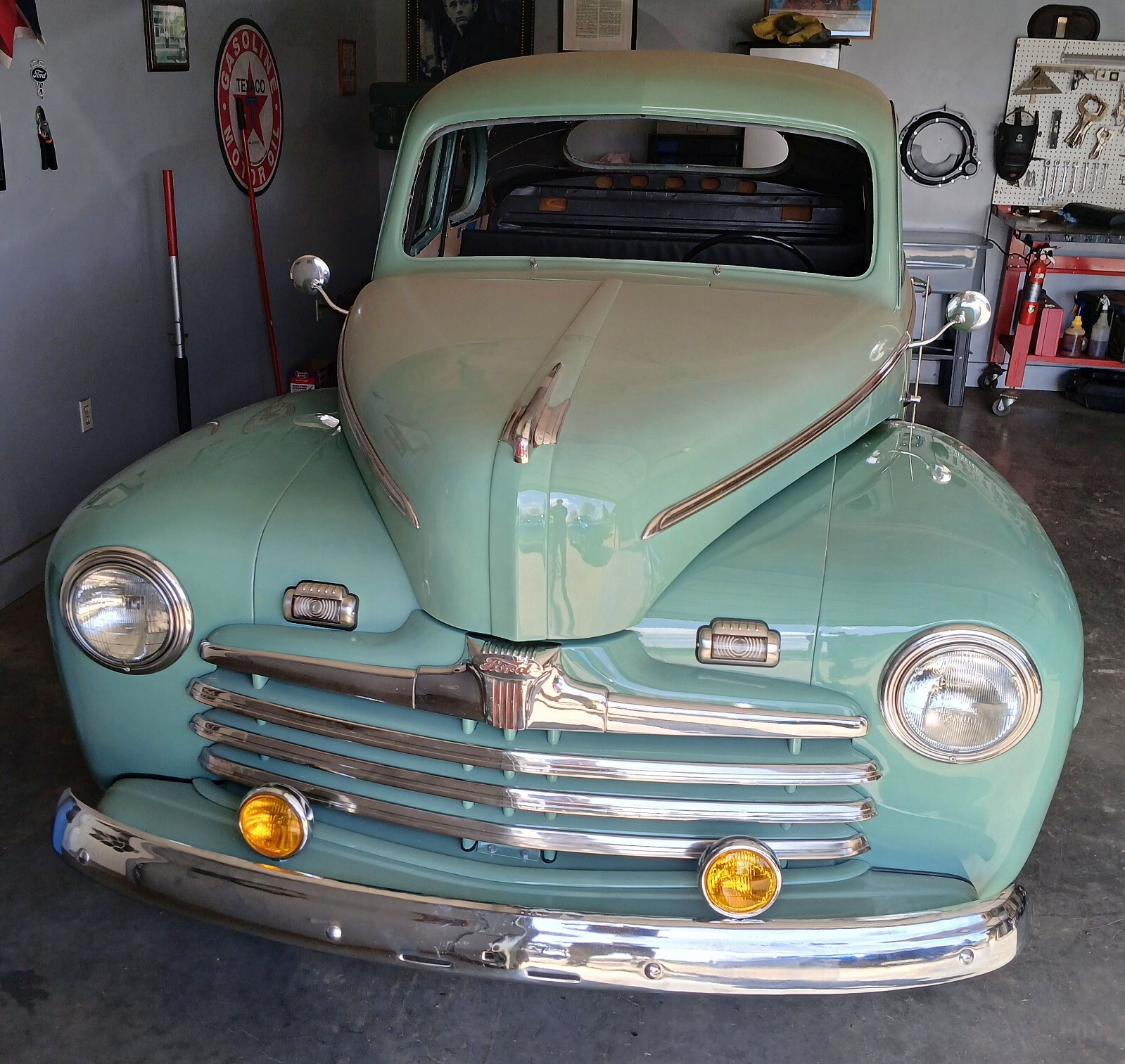 Ford-Business-Coupe-1946-Coupe-1