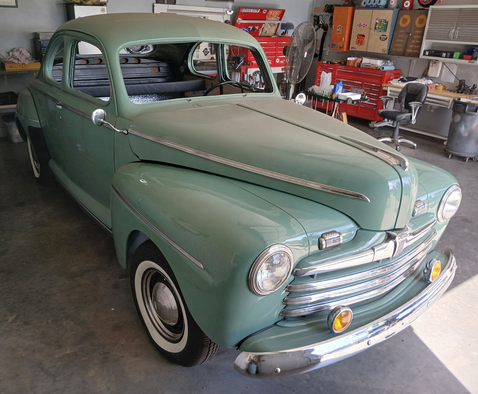 Ford-Business-Coupe-1946-Coupe-2