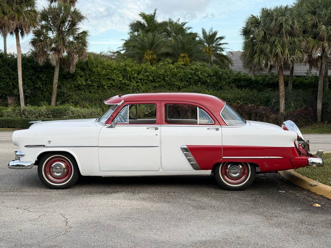 Ford-CUSTOMLINE-1953-Sedan-2