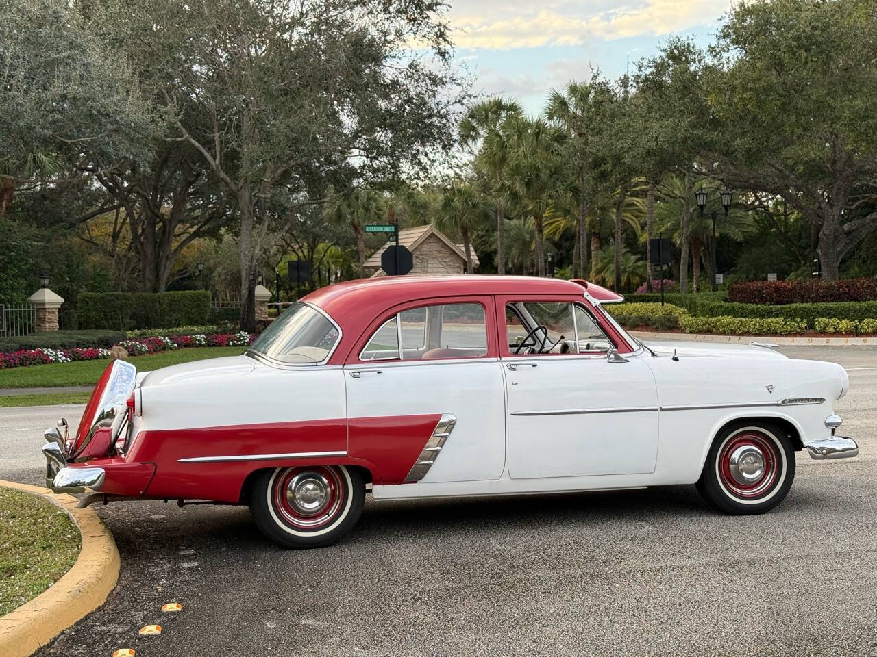 Ford-CUSTOMLINE-1953-Sedan-7