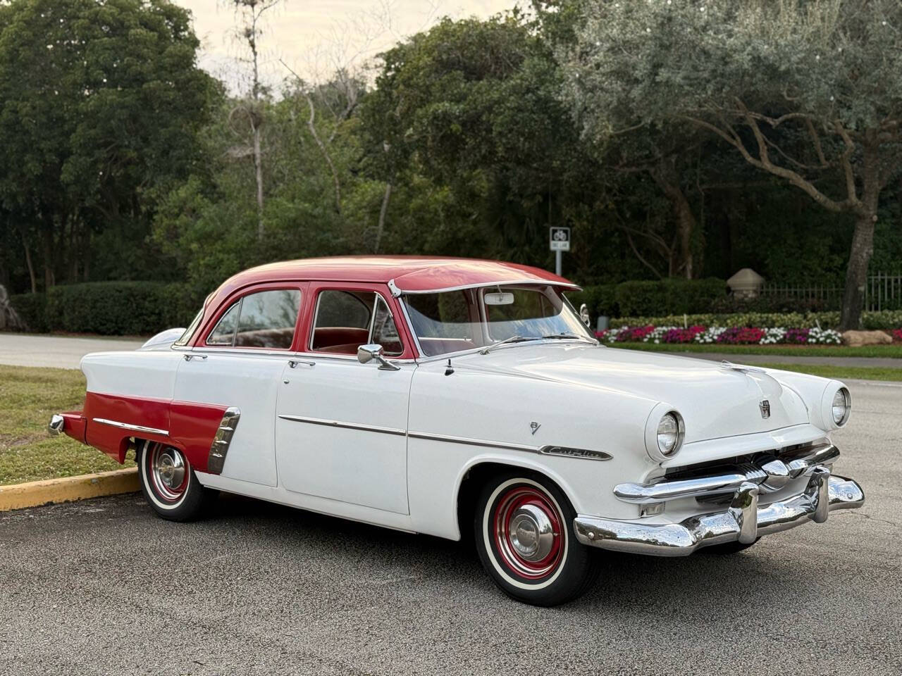 Ford-CUSTOMLINE-1953-Sedan-9