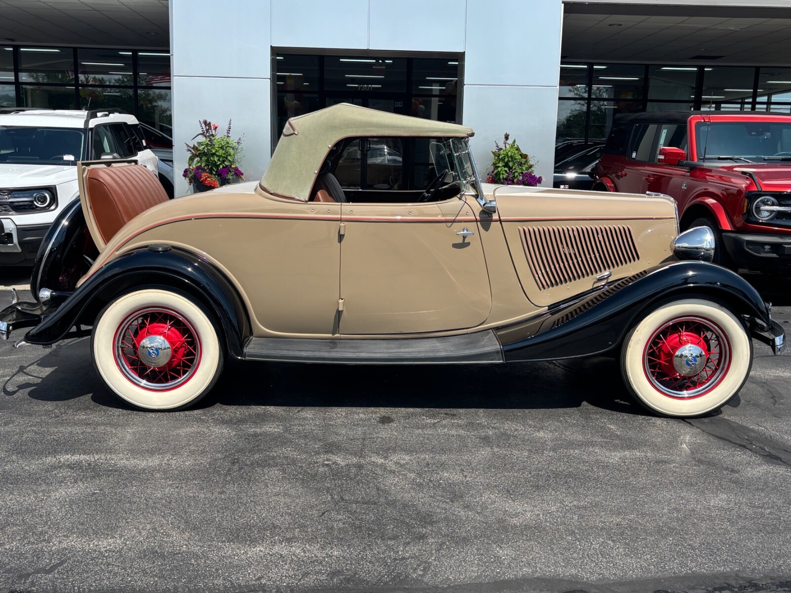 Ford-Coupe-1933-Convertible-1