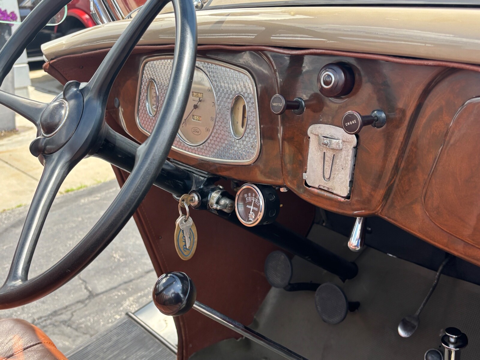 Ford-Coupe-1933-Convertible-10
