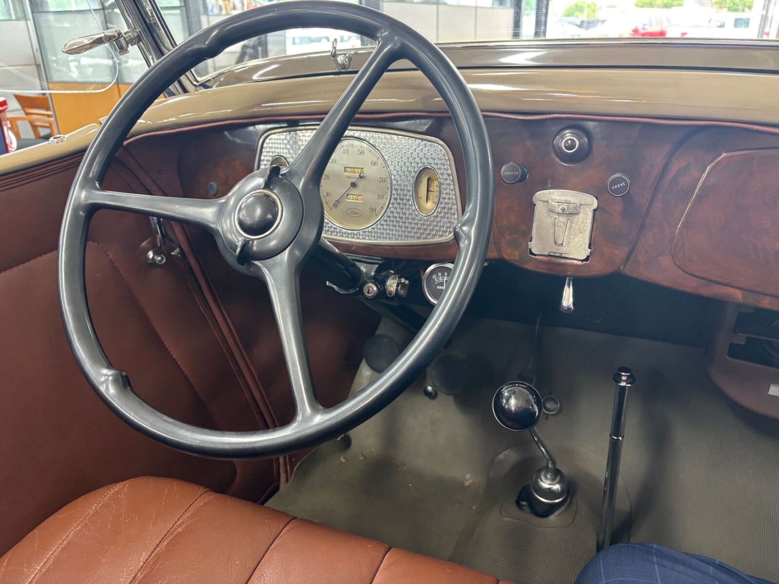 Ford-Coupe-1933-Convertible-15