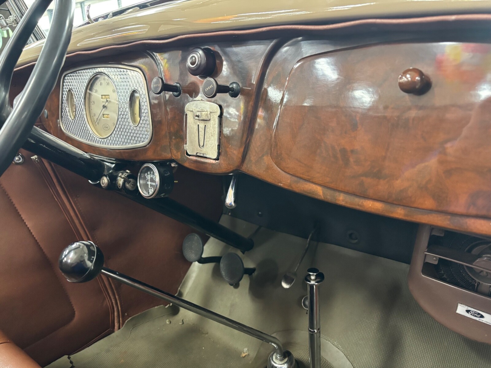 Ford-Coupe-1933-Convertible-16