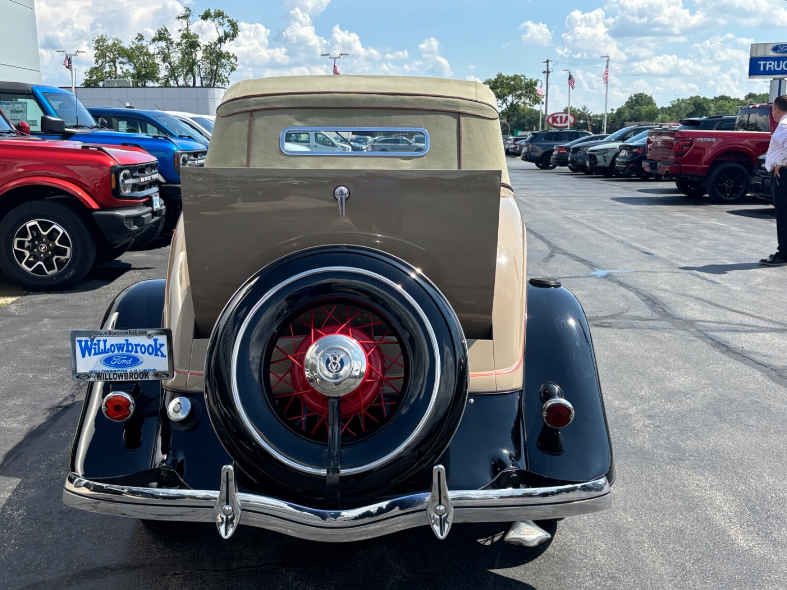 Ford-Coupe-1933-Convertible-2