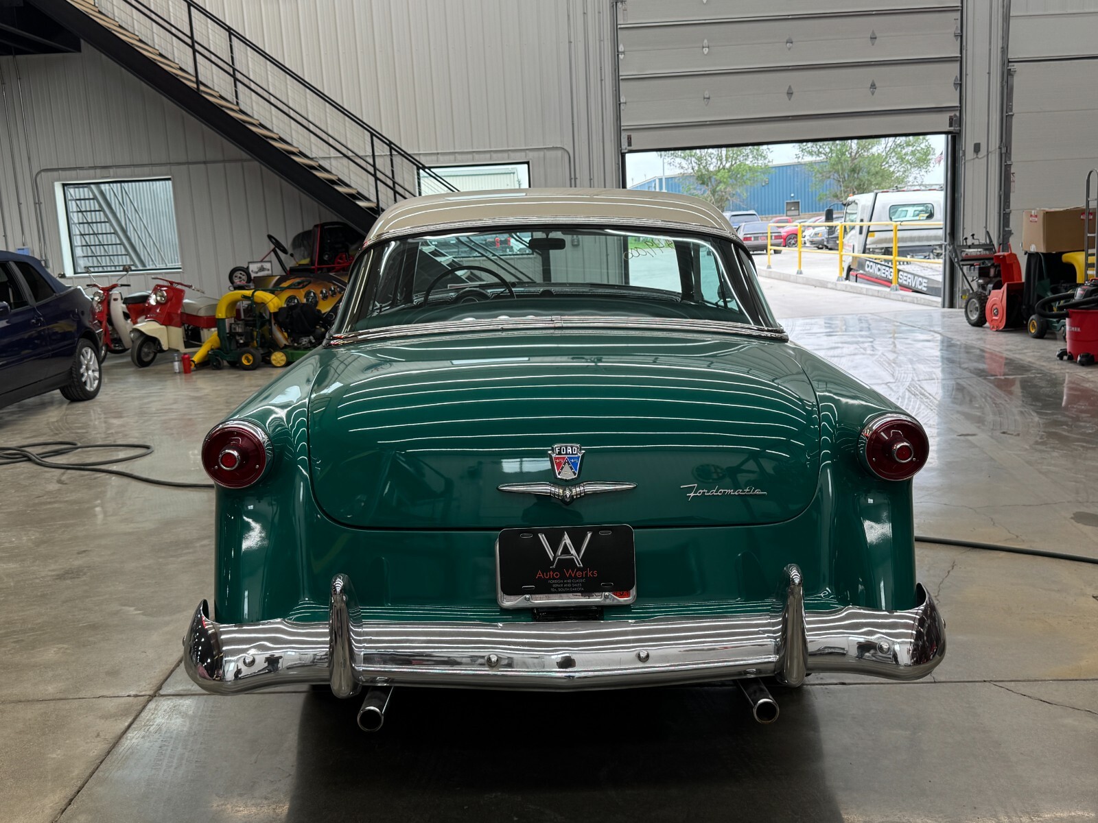 Ford-Crestline-1953-3
