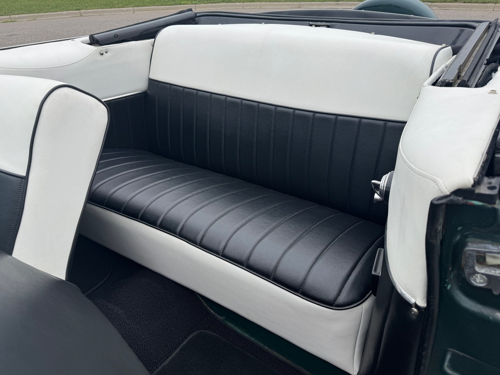 Ford-Crestline-Sunliner-1954-12